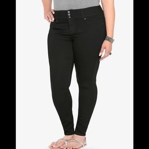 NWOT Torrid Black Skinny Jegging Plus - 22 xshort